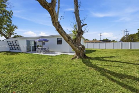 Купить виллу или дом в Маргит, Флорида 2 спальни, 89.09м2, № 2027971 - фото 20