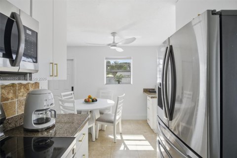 Купить виллу или дом в Маргит, Флорида 2 спальни, 89.09м2, № 2027971 - фото 12