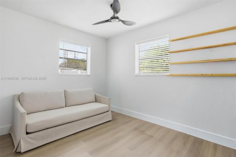 Купить виллу или дом в Маргит, Флорида 2 спальни, 89.09м2, № 2027971 - фото 16