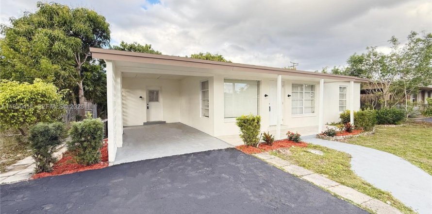 House in Lauderhill, Florida 3 bedrooms № 2005977