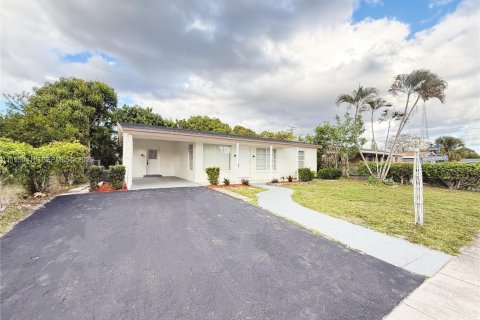 House in Lauderhill, Florida 3 bedrooms № 2005977 - photo 4