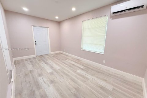 House in Lauderhill, Florida 3 bedrooms № 2005977 - photo 20