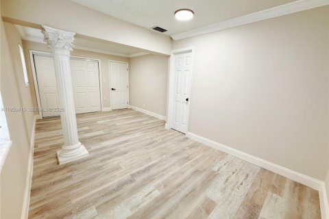 House in Lauderhill, Florida 3 bedrooms № 2005977 - photo 13