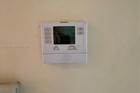 Condominio en alquiler en Miami, Florida, 2 dormitorios, 84.73 m2 № 2059941 - foto 9