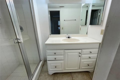 Condominio en alquiler en Miami, Florida, 2 dormitorios, 84.73 m2 № 2059941 - foto 21