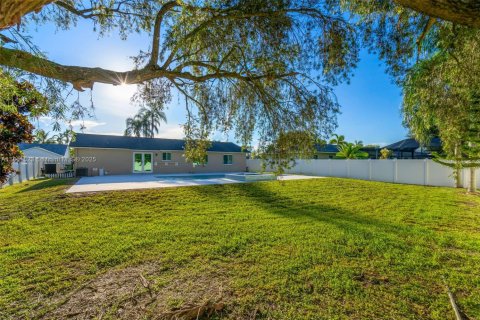 House in Davie, Florida 3 bedrooms, 123.19 sq.m. № 1981488 - photo 30