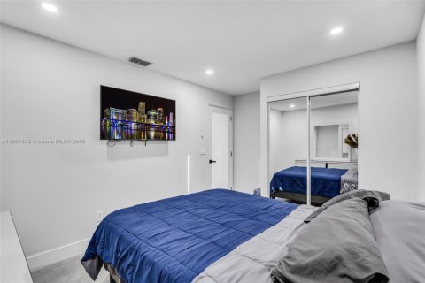 House in Davie, Florida 3 bedrooms, 123.19 sq.m. № 1981488 - photo 22