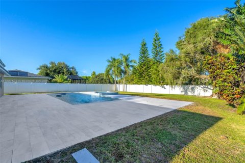 House in Davie, Florida 3 bedrooms, 123.19 sq.m. № 1981488 - photo 25