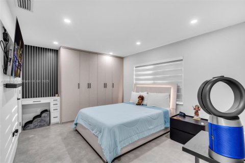 House in Davie, Florida 3 bedrooms, 123.19 sq.m. № 1981488 - photo 13