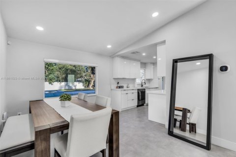 House in Davie, Florida 3 bedrooms, 123.19 sq.m. № 1981488 - photo 7