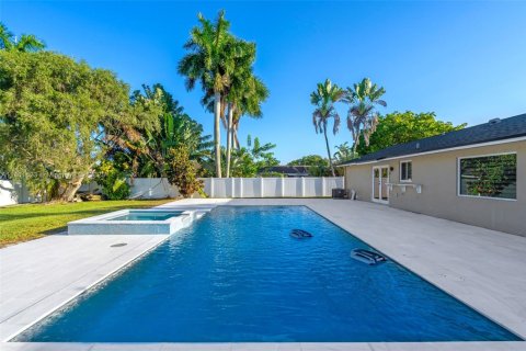 House in Davie, Florida 3 bedrooms, 123.19 sq.m. № 1981488 - photo 29