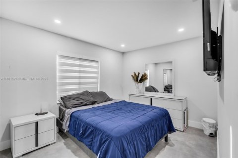 House in Davie, Florida 3 bedrooms, 123.19 sq.m. № 1981488 - photo 21