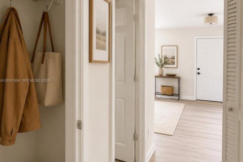 Appartement à louer à Lauderhill, Floride: 2 chambres, 99.41 m2 № 2085665 - photo 12