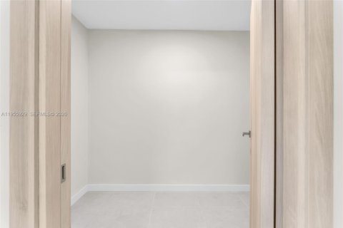 Купить виллу или дом в Форт-Лодердейл, Флорида 3 спальни, 167.78м2, № 2009736 - фото 17