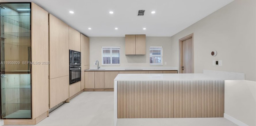 Дом в Форт-Лодердейл, Флорида 3 спальни, 167.78м2 № 2009736