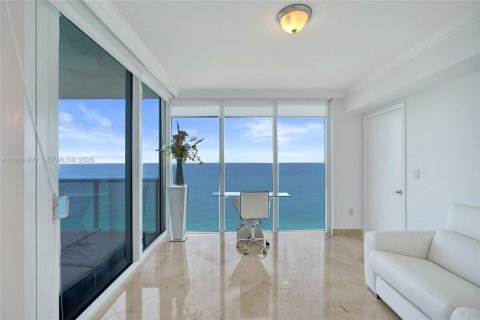 Copropriété à louer à Sunny Isles Beach, Floride: 3 chambres, 226.68 m2 № 2004802 - photo 30