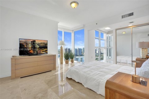 Copropriété à louer à Sunny Isles Beach, Floride: 3 chambres, 226.68 m2 № 2004802 - photo 25