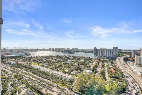 Copropriété à louer à Sunny Isles Beach, Floride: 3 chambres, 226.68 m2 № 2004802 - photo 16
