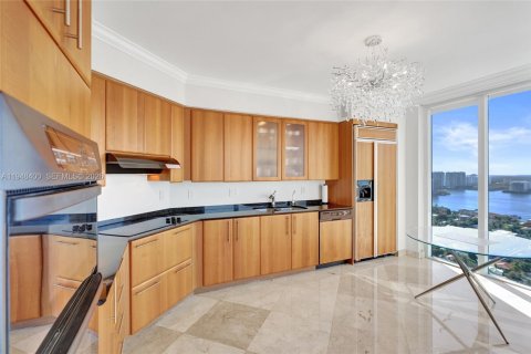 Copropriété à louer à Sunny Isles Beach, Floride: 3 chambres, 226.68 m2 № 2004802 - photo 11