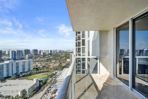 Copropriété à louer à Sunny Isles Beach, Floride: 3 chambres, 226.68 m2 № 2004802 - photo 14