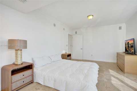 Copropriété à louer à Sunny Isles Beach, Floride: 3 chambres, 226.68 m2 № 2004802 - photo 28