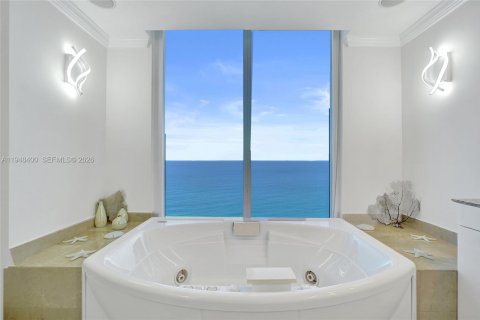 Copropriété à louer à Sunny Isles Beach, Floride: 3 chambres, 226.68 m2 № 2004802 - photo 21