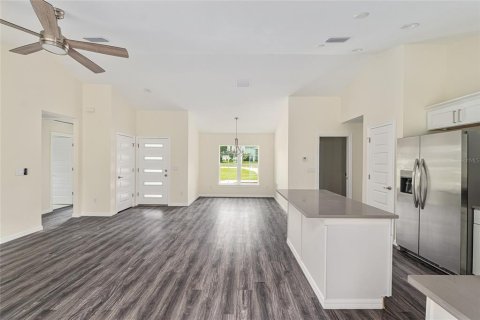 House in Citrus Springs, Florida 3 bedrooms, 134.62 sq.m. № 1903661 - photo 9