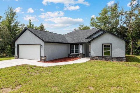 House in Citrus Springs, Florida 3 bedrooms, 134.62 sq.m. № 1903661 - photo 2