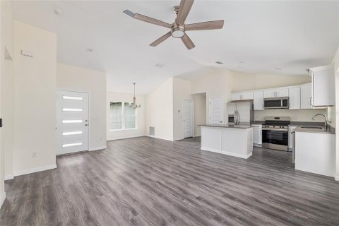 House in Citrus Springs, Florida 3 bedrooms, 134.62 sq.m. № 1903661 - photo 8