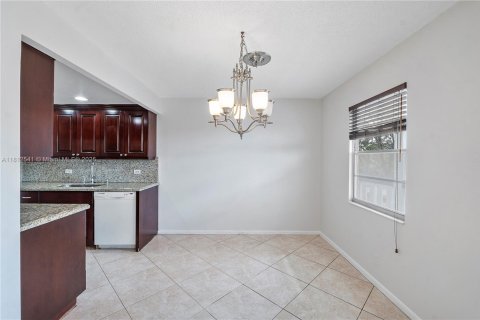 Condo in Deerfield Beach, Florida, 2 bedrooms  № 1766657 - photo 13