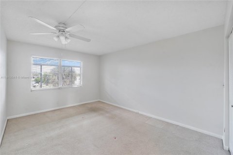 Condo in Deerfield Beach, Florida, 2 bedrooms  № 1766657 - photo 22