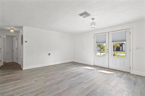 House in Port Richey, Florida 2 bedrooms, 123.37 sq.m. № 1806565 - photo 4