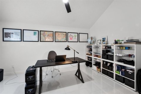 Casa en venta en Tampa, Florida, 4 dormitorios, 223.8 m2 № 1783449 - foto 11