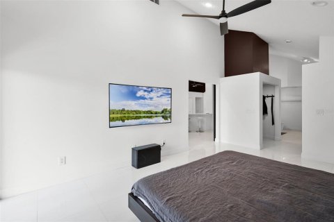 Casa en venta en Tampa, Florida, 4 dormitorios, 223.8 m2 № 1783449 - foto 24
