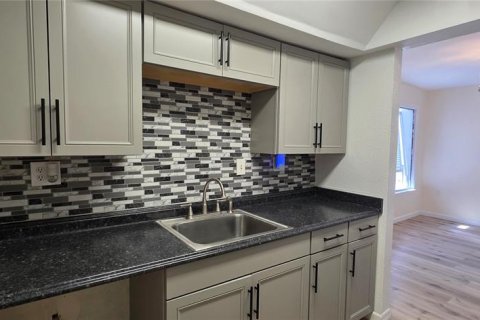 Купить кондоминиум в Сент-Питерсберг, Флорида 6 комнат, 127.74м2, № 2422732 - фото 8