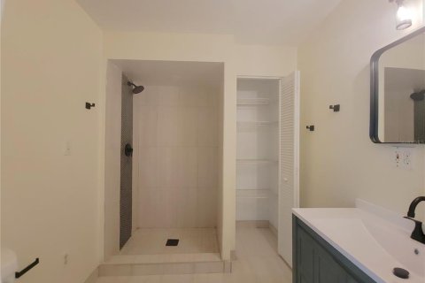 Купить кондоминиум в Сент-Питерсберг, Флорида 6 комнат, 127.74м2, № 2422732 - фото 15