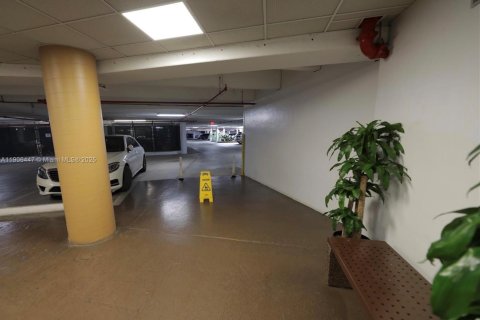 Купить кондоминиум в Майами, Флорида 7 спален, 630.06м2, № 1957074 - фото 20