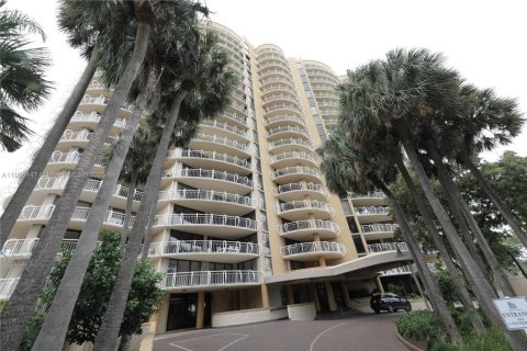 Купить кондоминиум в Майами, Флорида 7 спален, 630.06м2, № 1957074 - фото 17