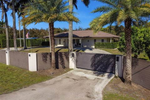 Villa ou maison à Miami, Floride 7 chambres, 462.56 m2 № 2079776