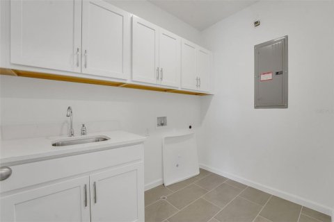 House in Winter Garden, Florida 3 bedrooms, 193.05 sq.m. № 2209055 - photo 29