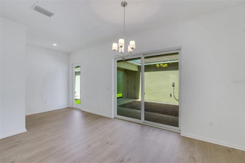 House in Winter Garden, Florida 3 bedrooms, 193.05 sq.m. № 2209055 - photo 12