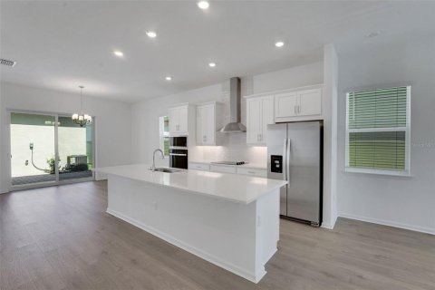 House in Winter Garden, Florida 3 bedrooms, 193.05 sq.m. № 2209055 - photo 8