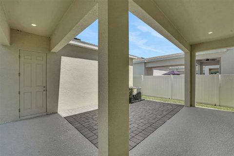 House in Winter Garden, Florida 3 bedrooms, 193.05 sq.m. № 2209055 - photo 17