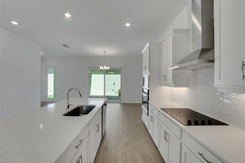 House in Winter Garden, Florida 3 bedrooms, 193.05 sq.m. № 2209055 - photo 11