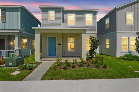 House in Winter Garden, Florida 3 bedrooms, 193.05 sq.m. № 2209055 - photo 2