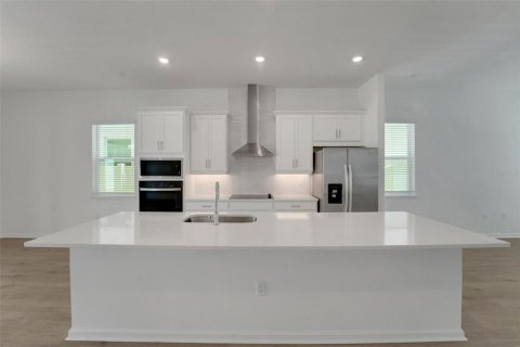 House in Winter Garden, Florida 3 bedrooms, 193.05 sq.m. № 2209055 - photo 13