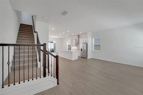 House in Winter Garden, Florida 3 bedrooms, 193.05 sq.m. № 2209055 - photo 7