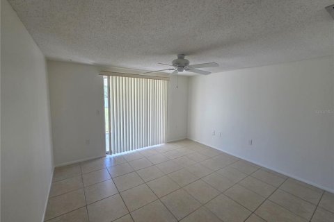 Appartement à louer à Englewood, Floride: 2 chambres, 91.23 m2 № 2388529 - photo 11