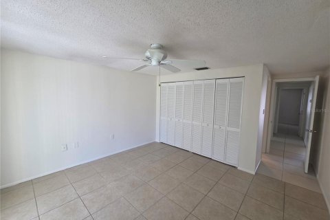 Appartement à louer à Englewood, Floride: 2 chambres, 91.23 m2 № 2388529 - photo 12