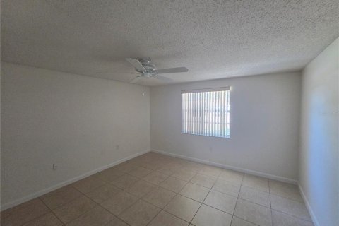 Appartement à louer à Englewood, Floride: 2 chambres, 91.23 m2 № 2388529 - photo 7